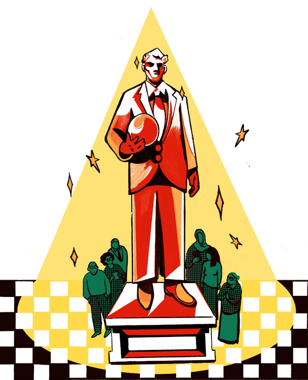 Eine Statue von einem Mann im Anzug mit einer Weltkugel in der Hand steht in einem Lichtkegel auf einem Sockel im Museum, darum mehrere Menschen, die sie bewundern.