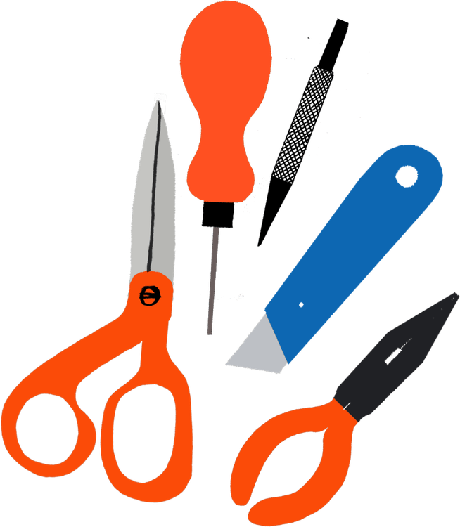 Fünf verschiedene Werkzeuge nebeneinander: Eine Schere, Schraubenzieher, Feile, Cutter und Zange.